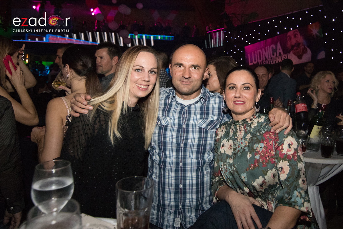 Ludnica u Saturnusu: Najbolji doček u svemiru i šire Ludnica u Saturnusu: Najbolji doček u svemiru i šire