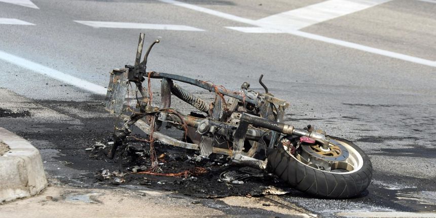 Izgorio motocikl Izgorio motocikl