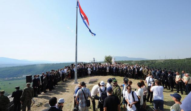 05.08.2013., Knin – Podizanjem Hrvatske zastave na kninskoj tvrdjavi zapocela proslava 18.obljetnice vojno redarstvene akcije oluja, Dana pobjede i domovinske zahvalnosti kojoj je prisustvovao kompletan drzavni vrh na celu sa Predsjenikom RH Ivom Josipovi