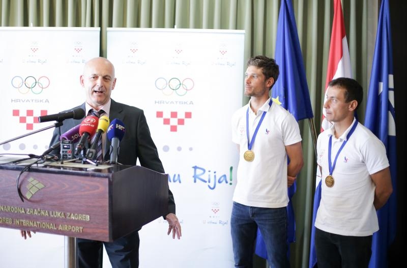 Svečani doček svjetskih prvaka Fantele i Marenića u Zračnoj luci Zagreb. Foto: Petar Glebov/PIXSELL