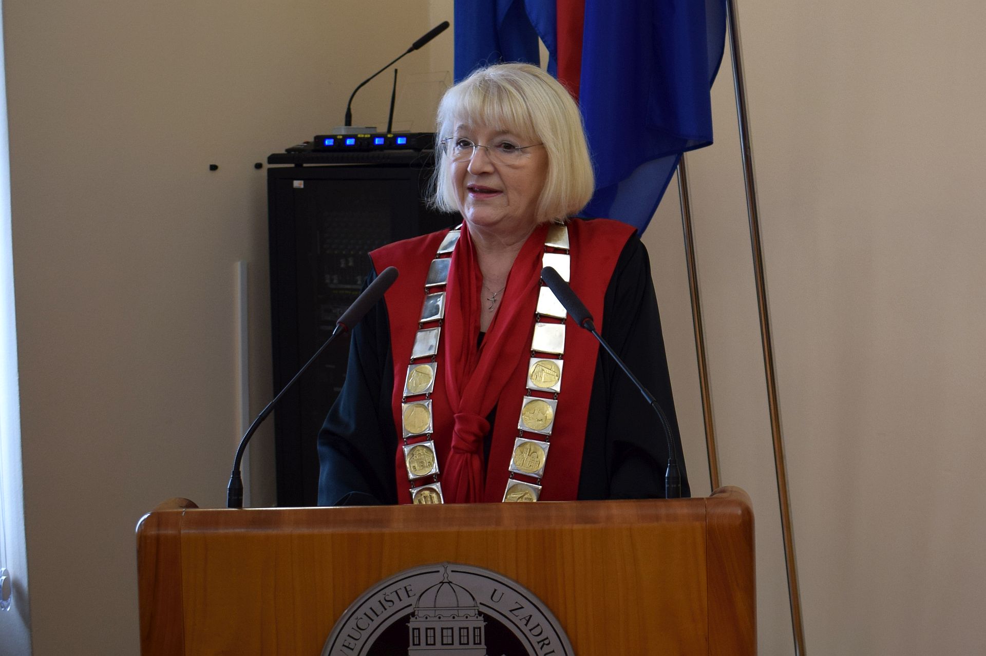 Na Sveučilištu u Zadru promovirano 160 magistrica i magistara Na Sveučilištu u Zadru promovirano 160 magistrica i magistara