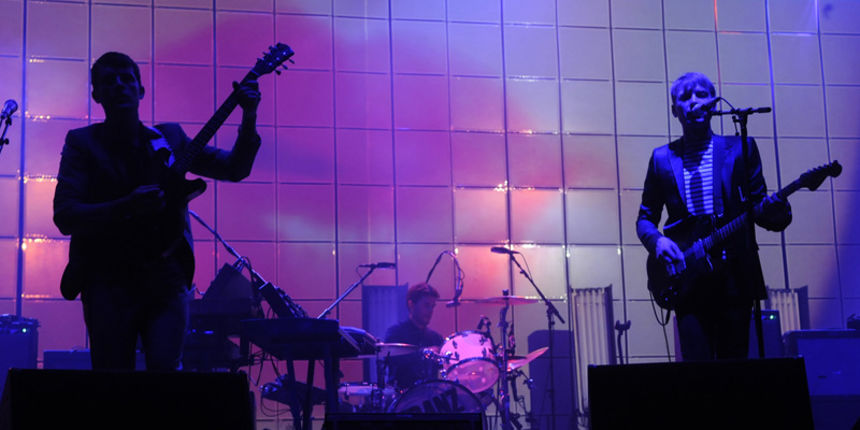 Zagreb, 240609.
Prva vecer T-mobile IN Music Festivala koji se odrzava na Jarunu na dvije pozornice. Kao zvijezde prve veceri nastupili su Lilly Allen, Kraftwerk, Franz Ferdinand na T-mobile stageu i Rokia Traore na Nokia stageu. 
Na fotografiji:  Franc F