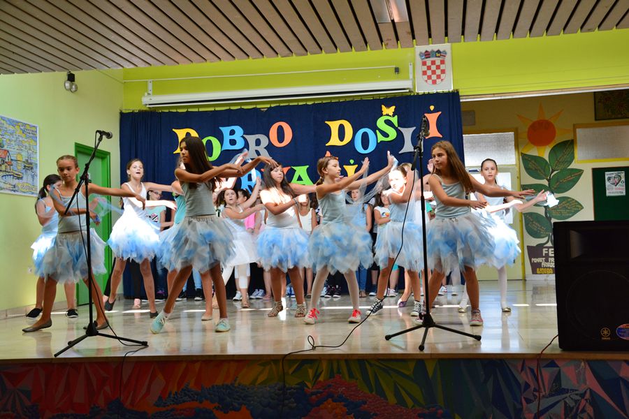 Prvi dan škole u OŠ Stanovi  ; foto Iva Perinčić
