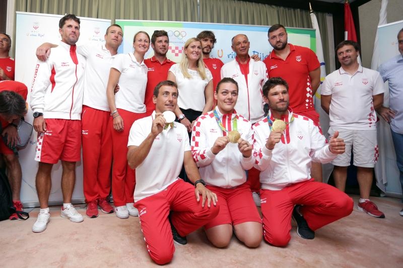 Hrvatski olimpijci svečano dočekani na Plesu. Sandra Perković, Šime Fantela, Igor Marenić, Tonči Stipanović. Photo: Luak Sanzl/PPIXSELL Hrvatski olimpijci svečano dočekani na Plesu. Sandra Perković, Šime Fantela, Igor Marenić, Tonči Stipanović. Photo: Luak Sanzl/PPIXSELL