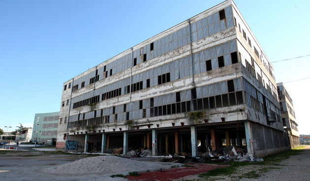 Zadar, 140213.
Bivsa tvornica TIZ. Nakon desetak godina cekanja napokon izradjen urbanisticki plan za podrucje Karme i Arbanasa, a na TIZ-u se priprema dokumentacija za izgradnju modernog gradskog hotela. 
Na fotografiji zgrada i prostor bivse tvornice Te