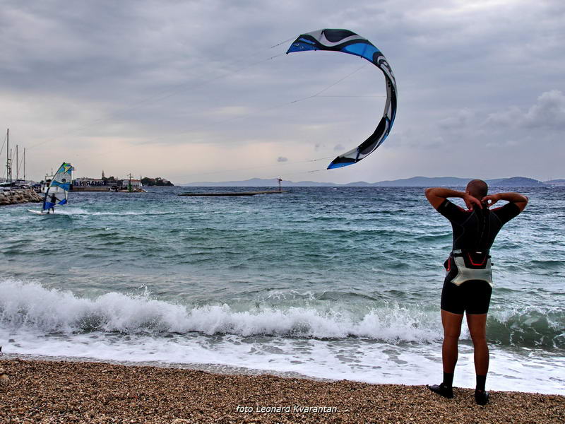 Kiteri i surferi uživali u jakom jugu