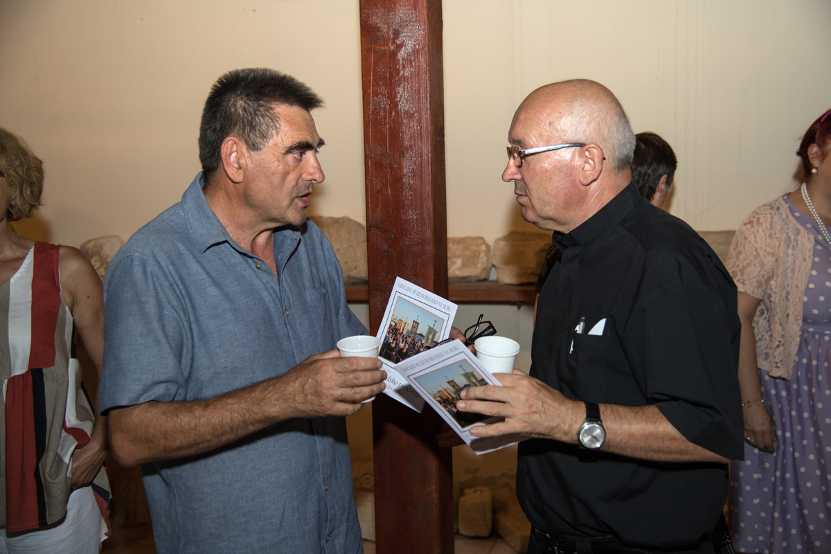 Otvorenje izložbe fotografija “Biogradske procesije” Vinka Pešića Otvorenje izložbe fotografija “Biogradske procesije” Vinka Pešića