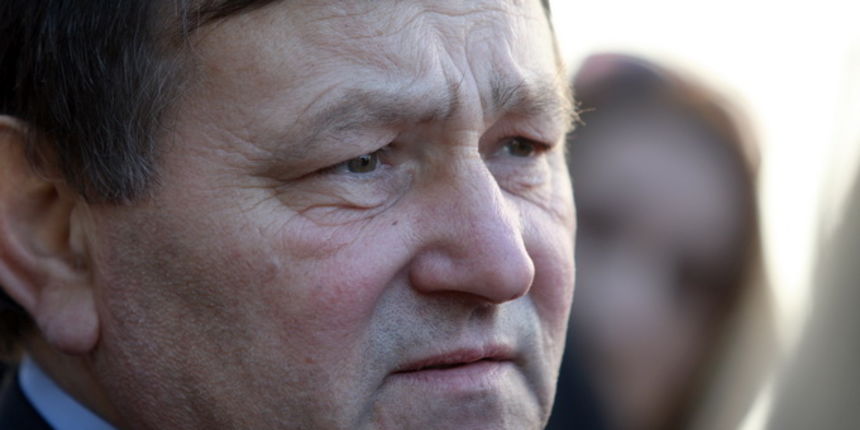 Zadar, 111212.
Policijska uprava zadarska.
Nakon zahvale generalu Anti Gotovini, Zadrani su danas odali priznanje i ratnom zapovjedniku postrojbi specijalne policije Mladenu Markacu. General Markac najprije je obisao spomen sobu u prostorijama Policijske Zadar, 111212.
Policijska uprava zadarska.
Nakon zahvale generalu Anti Gotovini, Zadrani su danas odali priznanje i ratnom zapovjedniku postrojbi specijalne policije Mladenu Markacu. General Markac najprije je obisao spomen sobu u prostorijama Policijske