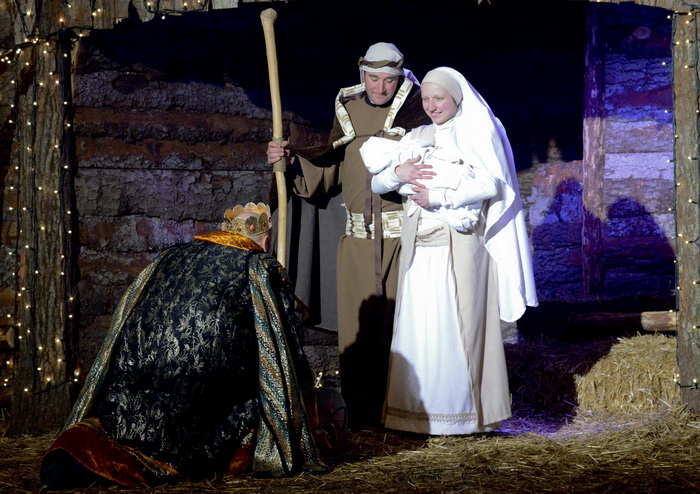 Zagreb, 221212.
Kaptol.
Zajednica Cenacolo vec 13 godina ispred Katedrale na Kaptolu u bozicno vrijeme priredjuje Zive jaslice.
Na fotografiji: detalj sa priredbe.
Foto: Admir Buljubasic / CROPIX Zagreb, 221212.
Kaptol.
Zajednica Cenacolo vec 13 godina ispred Katedrale na Kaptolu u bozicno vrijeme priredjuje Zive jaslice.
Na fotografiji: detalj sa priredbe.
Foto: Admir Buljubasic / CROPIX