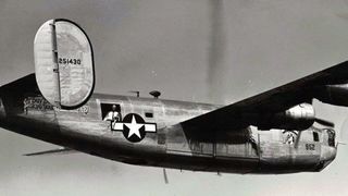 Zadarski podvodni arheolozi na istraživanju ostataka potopljenog aviona kod Visa Zadarski podvodni arheolozi na istraživanju ostataka potopljenog aviona kod Visa