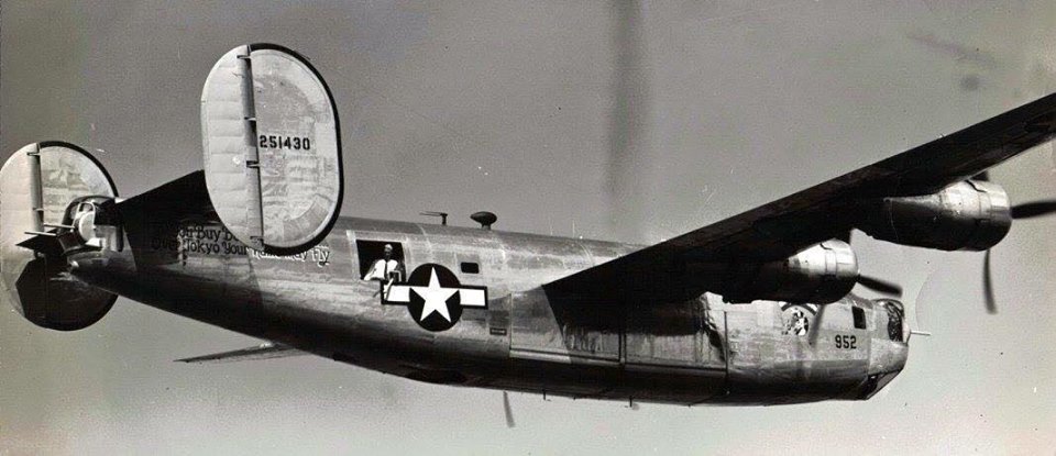 Zadarski podvodni arheolozi na istraživanju ostataka potopljenog aviona kod Visa Zadarski podvodni arheolozi na istraživanju ostataka potopljenog aviona kod Visa