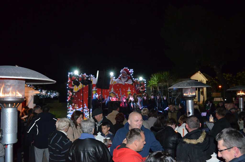 Vir: Druženje virske djece sa Svetim Nikolom Vir: Druženje virske djece sa Svetim Nikolom