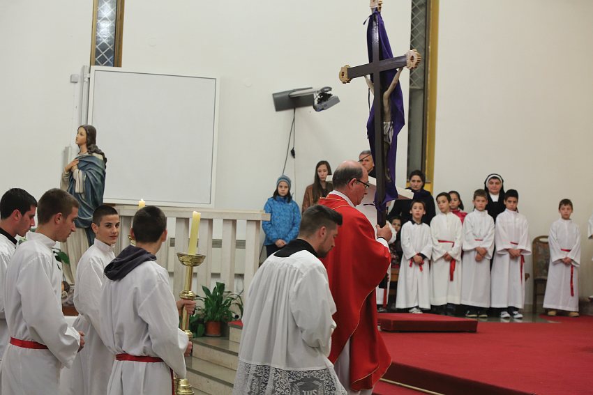 Bibinje: Održana tradicionalna procesija Velikog Petka. Foto: Leo Banić