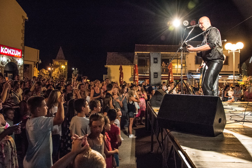 Tamburaški sastav Gazde u Povljani Tamburaški sastav Gazde u Povljani