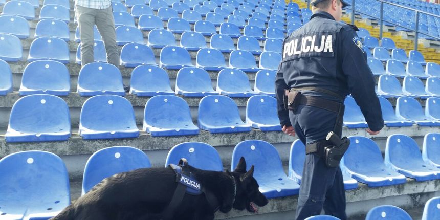 Policija, Maksimir Policija, Maksimir