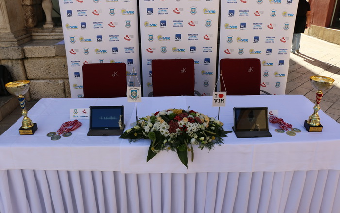 Na zadarskom Narodnom trgu najavljen Virski maraton 2016. Foto: Kažimir Škrbić/Virski list Na zadarskom Narodnom trgu najavljen Virski maraton 2016. Foto: Kažimir Škrbić/Virski list