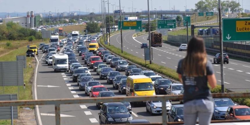 Zagreb: Gužve na naplatnoj postaji Lučko u smjeru mora