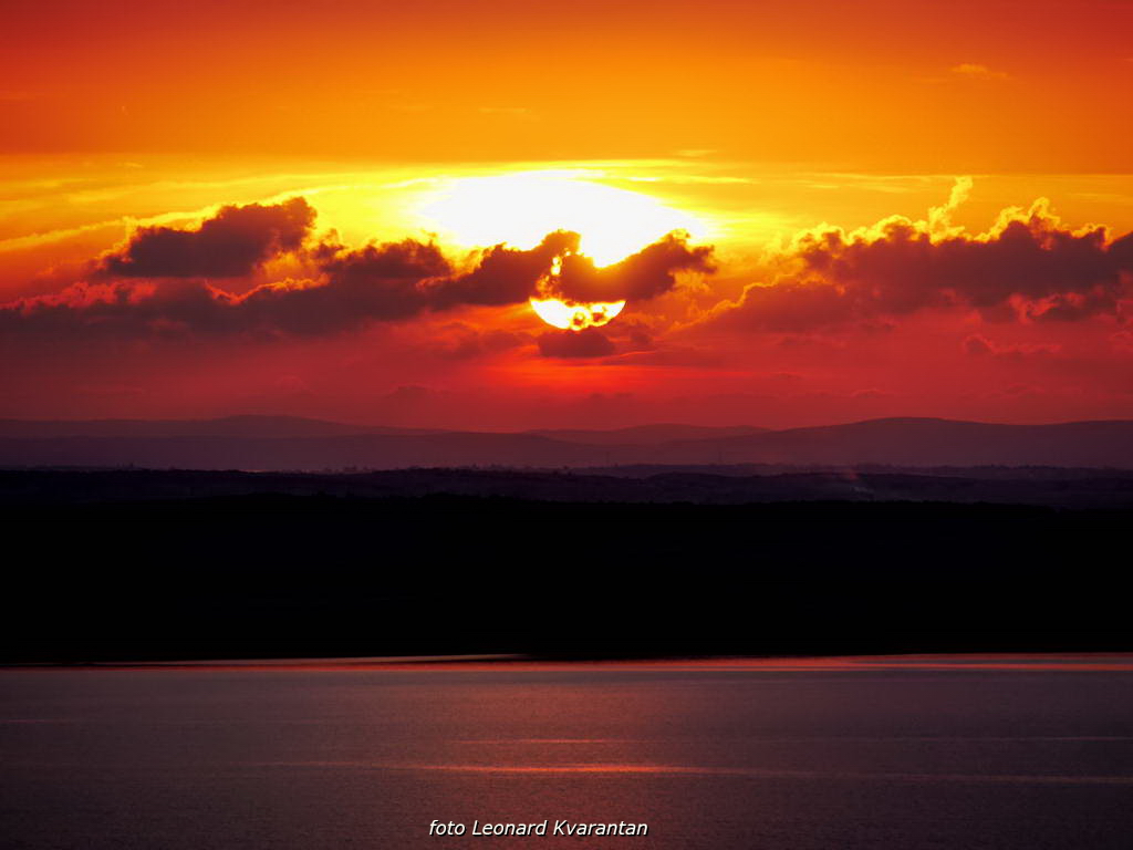 Prekrasan tribanjski zalazak