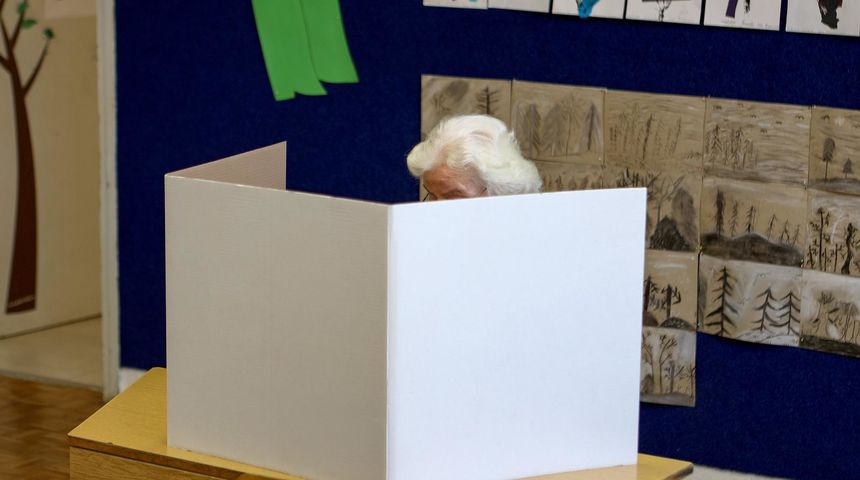 Šime Erlić i Ante Babić glasovali u OŠ Šime Budinić