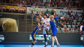 U doista sjajnoj atmosferi koju je stvorilo oko 5000 navijača iz cijele Hrvatske, naši su rukometni reprezentativci remizirali sa Švedskom i to s rezultatom 25-25. Bila je to ‘kaubojima’ pretposljednja pripremna utakmica uoči Olimpijskih igara