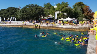 Sasvim osoban doživljaj – 10. dm Millennium Jump sa zadarske rive. Foto: Mladen Malik Barba Sasvim osoban doživljaj – 10. dm Millennium Jump sa zadarske rive. Foto: Mladen Malik Barba