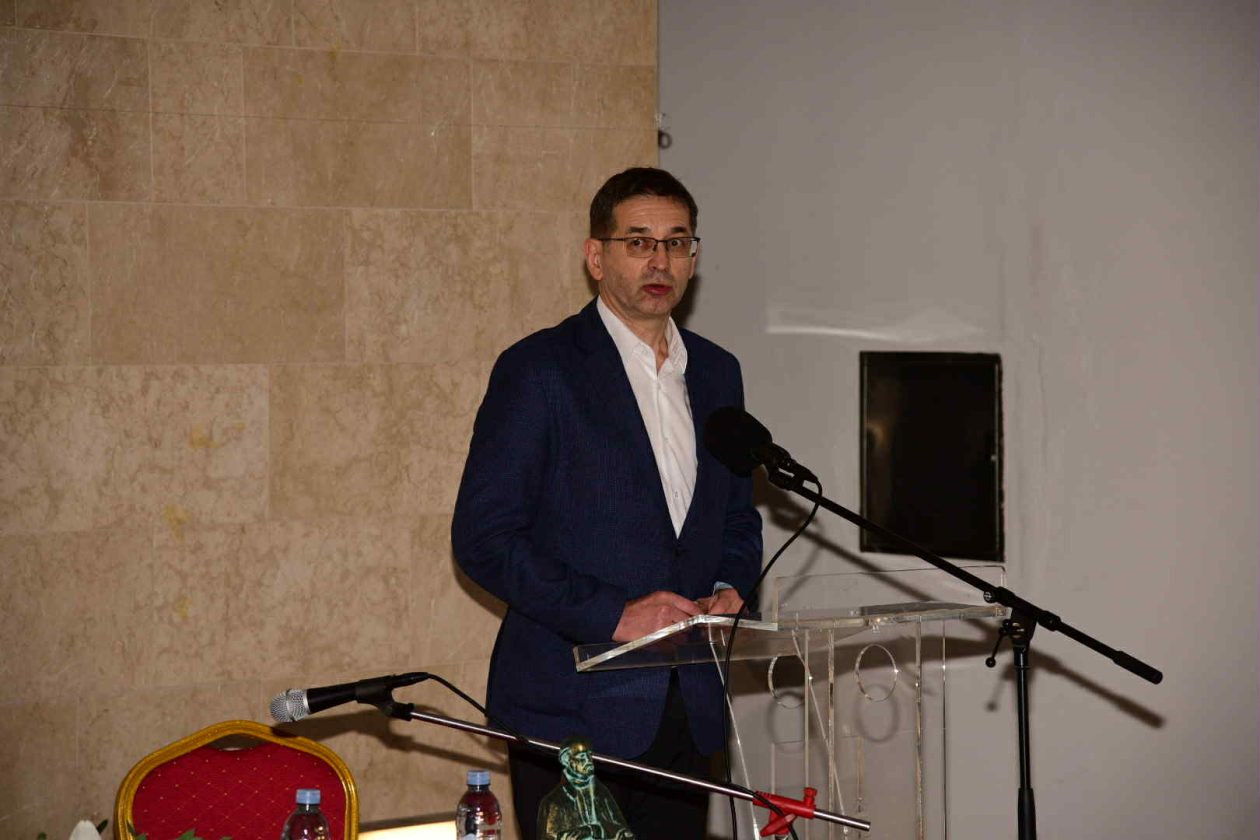 8a08a685-3c83-42c1-8104-965eb3c8ca1e 8a08a685-3c83-42c1-8104-965eb3c8ca1e