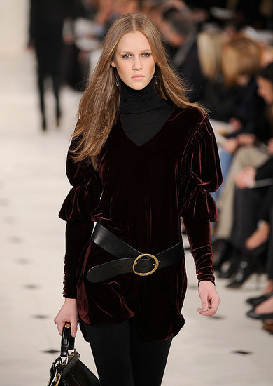 Trend izvještaj za jesen 2010: Crveni baršun (Fashionologie.com)