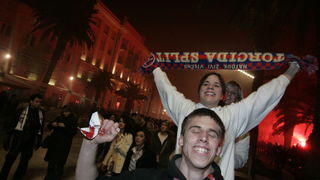 Split, 130211.
Navijaci Hajduka, pripadnici Torcide docekali su 100. rodjendan voljenog kluba uz baklje i signalne rakete. Vatromet je priredjen po cijelom gradu. Detalj s Rive
Foto : Jakov Prkic / Cropix Split, 130211.
Navijaci Hajduka, pripadnici Torcide docekali su 100. rodjendan voljenog kluba uz baklje i signalne rakete. Vatromet je priredjen po cijelom gradu. Detalj s Rive
Foto : Jakov Prkic / Cropix