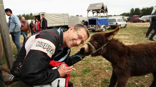 Benkovac, 100313.
Sajam u Benkovcu odrzava se svakog 10. dana u mjesecu. Stoljetna tradicija ucinila je od Benkovackog sajma neizostavni gospodarski i turisticki sadrzaj grada koji svaki put iznova iznenadjuje brojem posjetitelja koji preraste brojku od 1 Benkovac, 100313.
Sajam u Benkovcu odrzava se svakog 10. dana u mjesecu. Stoljetna tradicija ucinila je od Benkovackog sajma neizostavni gospodarski i turisticki sadrzaj grada koji svaki put iznova iznenadjuje brojem posjetitelja koji preraste brojku od 1