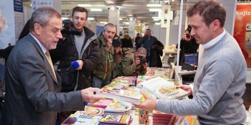 Gradonacelnik Milan Bandic na Zagrebackom velesajmu otvorio je 39. medjunarodni sajam knjiga Interliber i Reboot InfoGamer 2016. Photo: Anto Magzan/PIXSELL Gradonacelnik Milan Bandic na Zagrebackom velesajmu otvorio je 39. medjunarodni sajam knjiga Interliber i Reboot InfoGamer 2016. Photo: Anto Magzan/PIXSELL