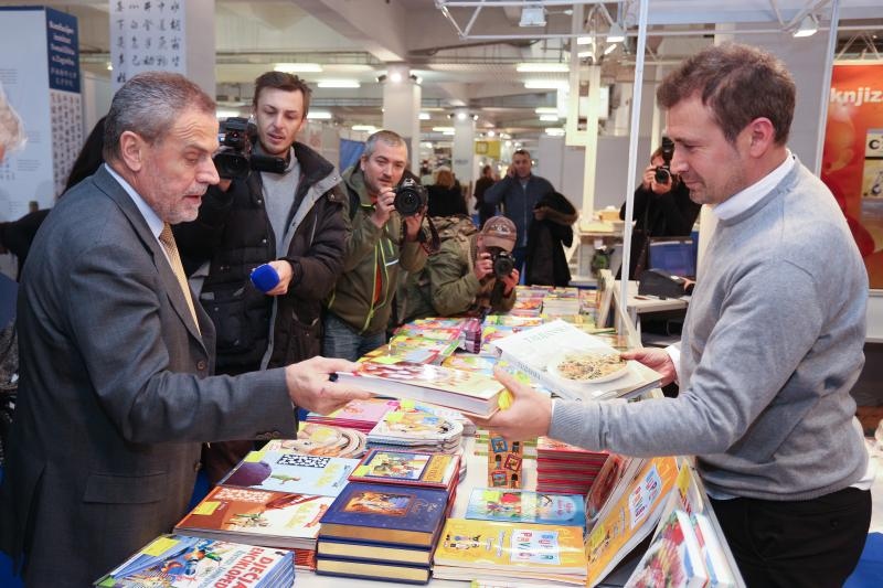 Gradonacelnik Milan Bandic na Zagrebackom velesajmu otvorio je 39. medjunarodni sajam knjiga Interliber i Reboot InfoGamer 2016. Photo: Anto Magzan/PIXSELL