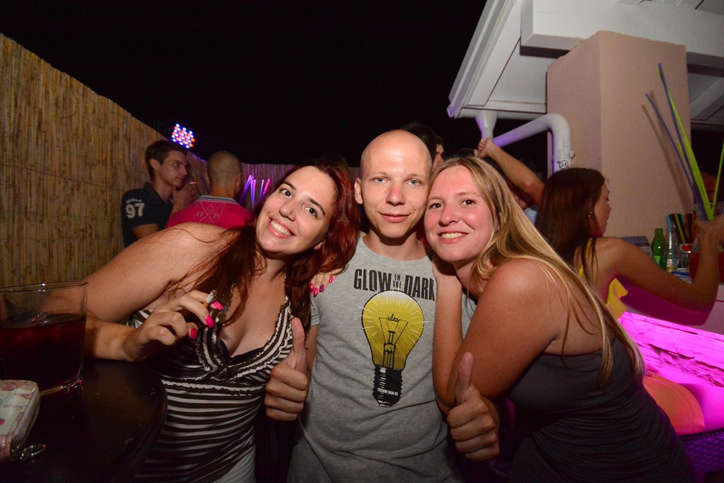 Subotnja zabava u Noštromo i Vagabundo barovima na Viru ; foto Iva Perinčić