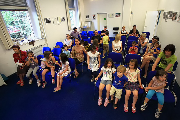 U Gradskoj knjižnici roditelji djece vrtića “Jadran” odigrali su predstavu “Kuća za smeće”, Foto. Roberto Lerga U Gradskoj knjižnici roditelji djece vrtića “Jadran” odigrali su predstavu “Kuća za smeće”, Foto. Roberto Lerga