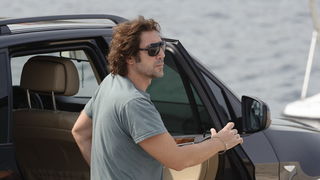 Prigradica, otok Korcula , 270911.
Glumac Javier Bardem snimljen prilikom ukrcaja u brod Majsan marke Beneteau Antares 10,80  koji ga je prebacio na svjetionik Plocica na snimanje filma “Venuto al mondo”.
Foto: Tom Dubravec /  CROPIX