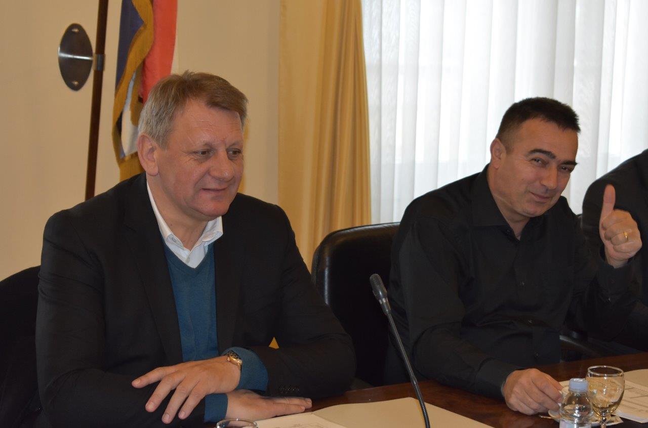 Zadarski župan Božidara Longin održao sastanak s gradonačelnicima i načelnicima Zadarski župan Božidara Longin održao sastanak s gradonačelnicima i načelnicima