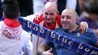 Hrvatski navijači u Parizu na utakmici Slovenija – Hrvatska za 3. mjesto na Svjetskom prvenstvu