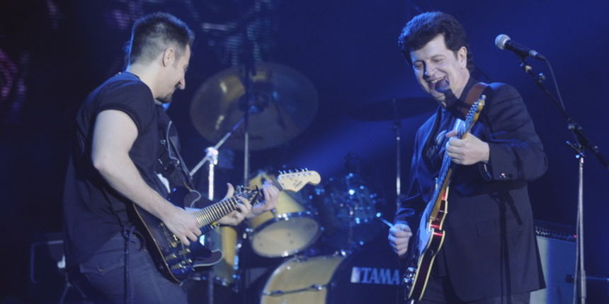 Split, 180311.
Spaladium Arena.
Koncert Bajaga u splitskoj Spaladium Areni ispunio je ocekivanja i dvorana je bila gotovo puna.
Foto: Paun Paunovic / CROPIX Split, 180311.
Spaladium Arena.
Koncert Bajaga u splitskoj Spaladium Areni ispunio je ocekivanja i dvorana je bila gotovo puna.
Foto: Paun Paunovic / CROPIX