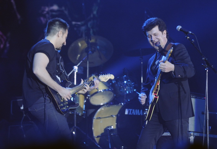 Split, 180311.
Spaladium Arena.
Koncert Bajaga u splitskoj Spaladium Areni ispunio je ocekivanja i dvorana je bila gotovo puna.
Foto: Paun Paunovic / CROPIX Split, 180311.
Spaladium Arena.
Koncert Bajaga u splitskoj Spaladium Areni ispunio je ocekivanja i dvorana je bila gotovo puna.
Foto: Paun Paunovic / CROPIX