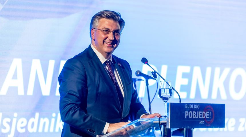 Predsjednik Vlade i HDZ-a Andrej Plenkovic na obiljeavanju 34. ozbljetnice osnutka HDZ-a Osjecko – baranjske županije Predsjednik Vlade i HDZ-a Andrej Plenkovic na obiljeavanju 34. ozbljetnice osnutka HDZ-a Osjecko – baranjske županije