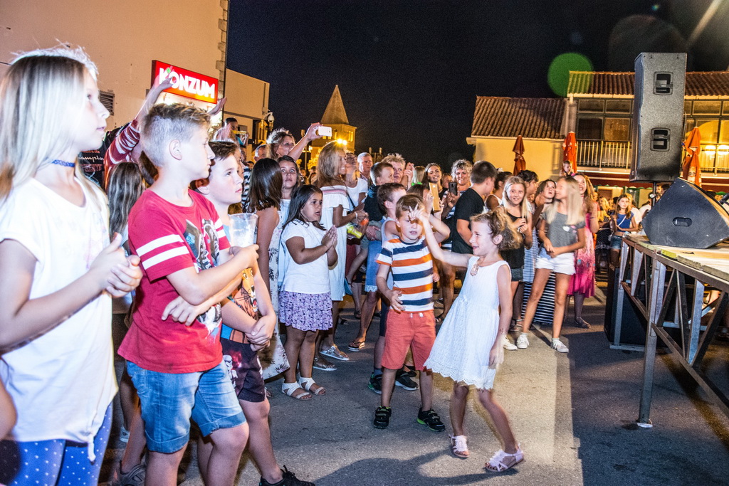 Tamburaški sastav Gazde u Povljani Tamburaški sastav Gazde u Povljani