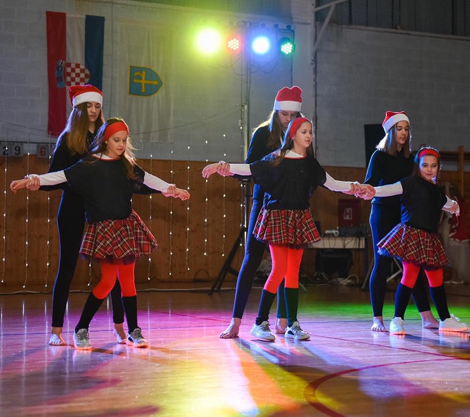 Plesna Božićna čarolija na otoku Pagu