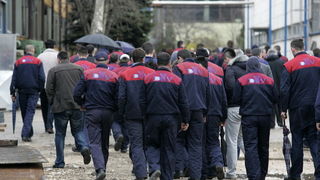 Knin, 150311.
Premijerka Jadranka Kosor otvorila je radove na prosirenju pogona tvornice Div u Kninu.
Radnici Div-a
Foto : Jakov Prkic / Cropix Knin, 150311.
Premijerka Jadranka Kosor otvorila je radove na prosirenju pogona tvornice Div u Kninu.
Radnici Div-a
Foto : Jakov Prkic / Cropix