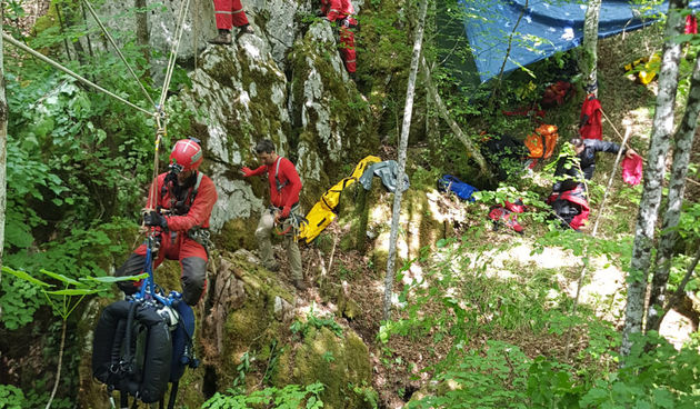 HGSS u speleološkoj vježbi