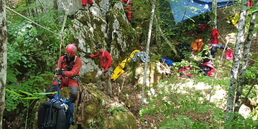 HGSS u speleološkoj vježbi HGSS u speleološkoj vježbi