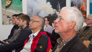 U Muzeju antičkog stakla otvorena je izložba fotografija ”Rota palagruzona” autora Ive Pervana i predavanje ”Falkuša – od Palagruže do Atlantika” profesora Joška Božanića, foto: Leo Banić U Muzeju antičkog stakla otvorena je izložba fotografija ”Rota palagruzona” autora Ive Pervana i predavanje ”Falkuša – od Palagruže do Atlantika” profesora Joška Božanića, foto: Leo Banić