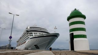 Kruzer Viking Saturn kod Pozdrava suncu Kruzer Viking Saturn kod Pozdrava suncu