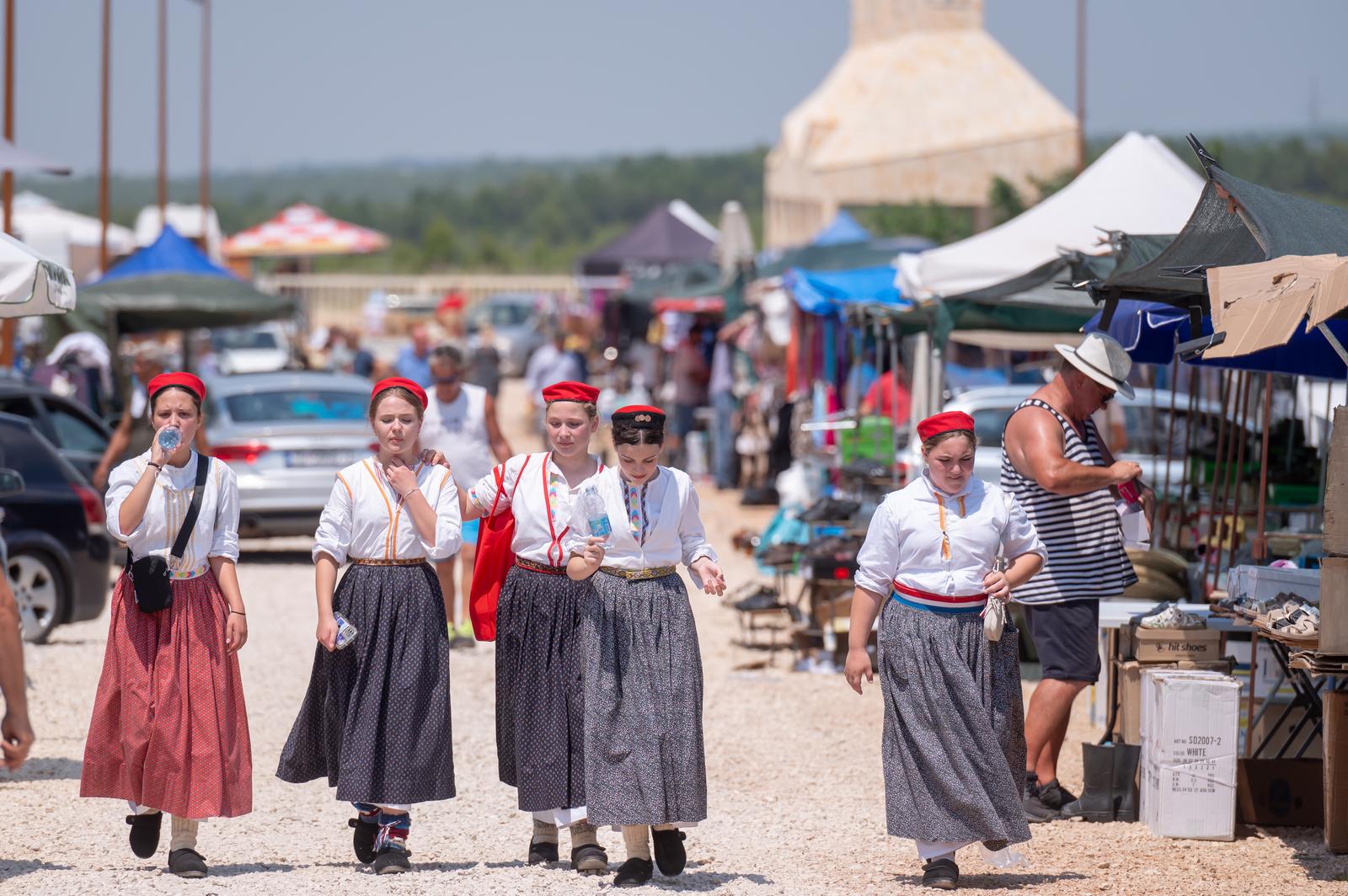 Benkovački sajam u objektivu Dina Stanina