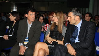 Rovinj, 220410.
Danas je u Rovinju otvorena Windays business konferencija, u organizaciji Microsoft Hrvatska i Jutarnjeg lista. Na otvorenje je dosla premijerka Jadranka Kosor.
Na fotografiji: Goran Radman i Emil Tedeschi.
Foto: Goran Sebelic / CROPIX