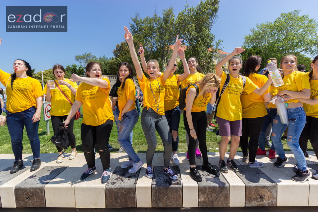 Ludijada zadarskih maturanata na Pozdravu suncu i Morskim orguljama