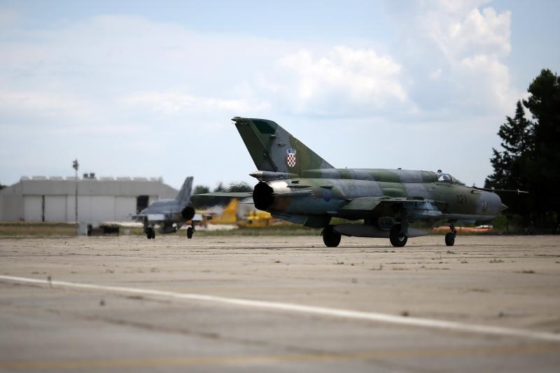 MIG 21 koji se srušio kod Velike Gorice, Foto: Filip Brala/PIXSELL MIG 21 koji se srušio kod Velike Gorice, Foto: Filip Brala/PIXSELL